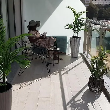 Appartement Charming Monte On Floor. *