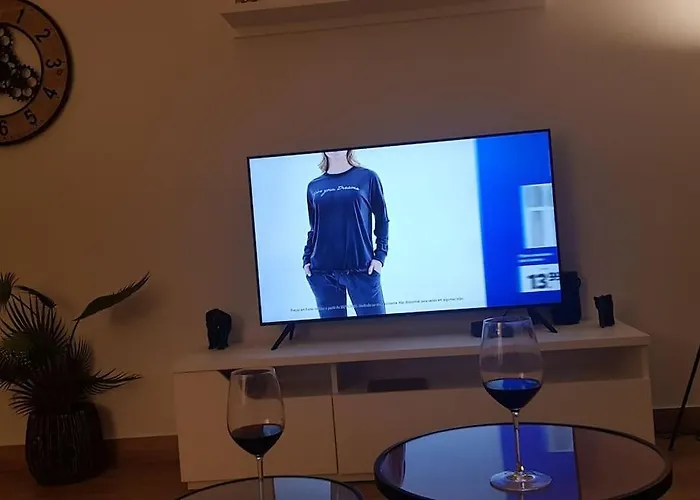 Charming Monte On Floor. Apartment