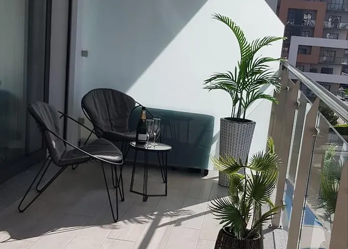 Charming Monte On Floor. Apartment *