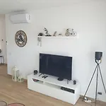 Charming Monte On Floor.