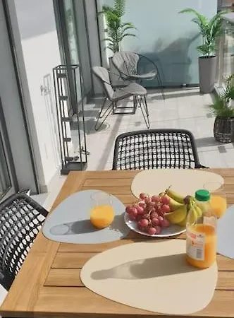 Charming Monte On Floor.