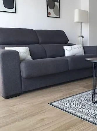 Charming Monte On Floor. *