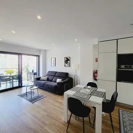 Charming Monte On Floor. *