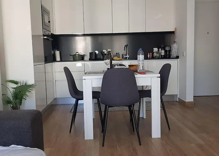 Charming Monte On Floor. ポルティマン