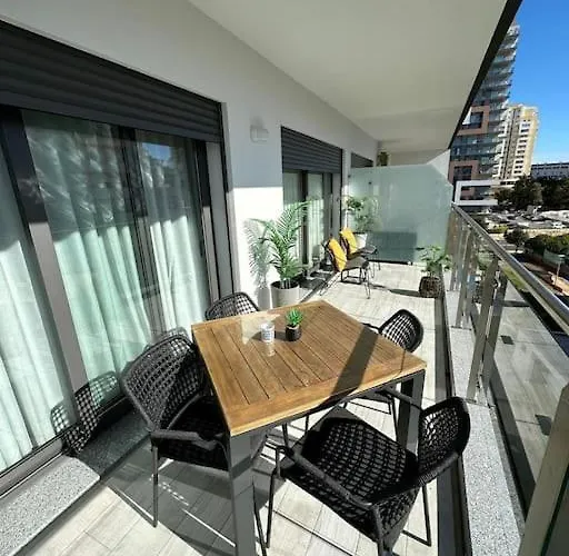 Apartment Charming Monte On Floor. *