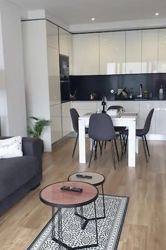 Charming Monte On Floor. Apartment *