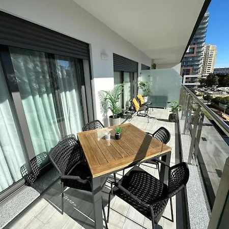 شقة Charming Monte On Floor. *