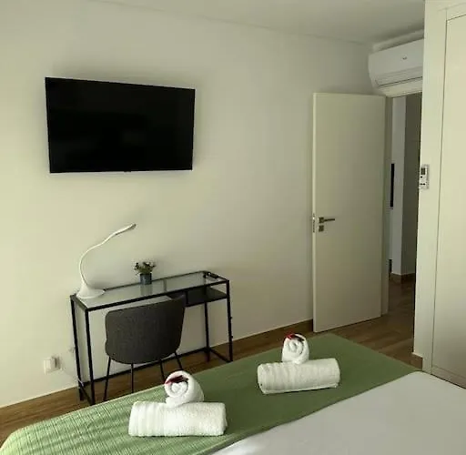 Apartment Charming Monte On Floor. Portimão