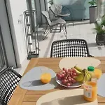 Charming Monte On Floor.