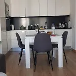 Charming Monte On Floor. Портиман