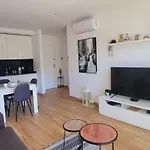 Charming Monte On Floor.